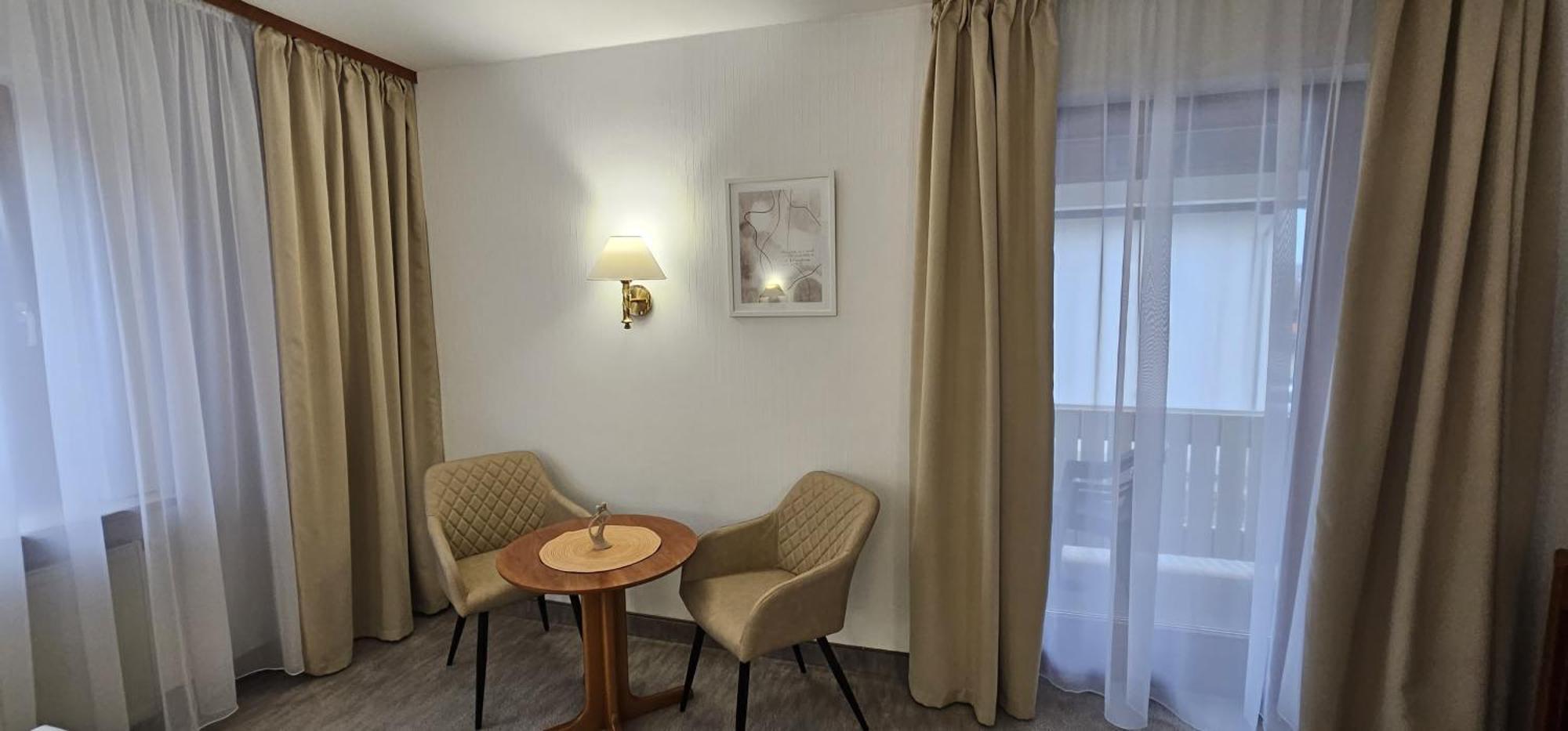 Hotel Garni Vierjahreszeiten Bad Staffelstein Ngoại thất bức ảnh