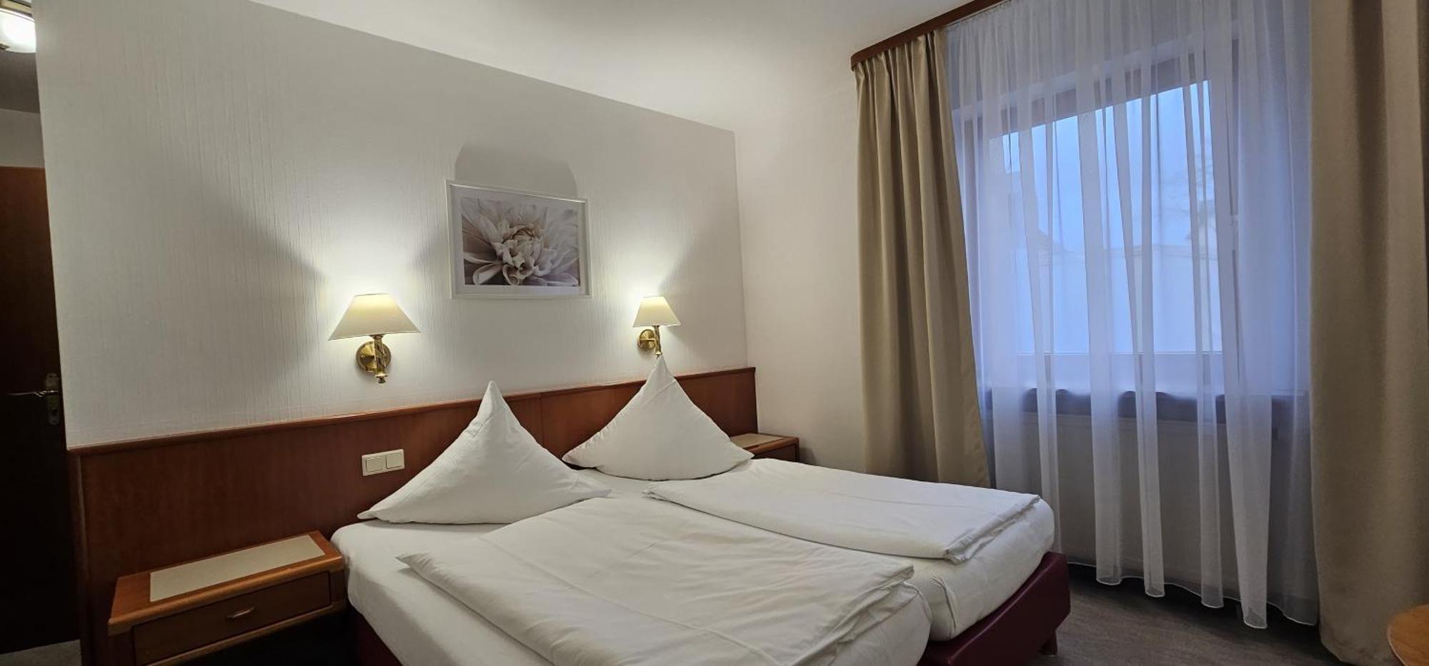 Hotel Garni Vierjahreszeiten Bad Staffelstein Ngoại thất bức ảnh