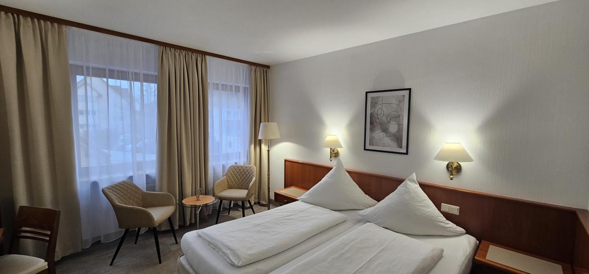 Hotel Garni Vierjahreszeiten Bad Staffelstein Ngoại thất bức ảnh