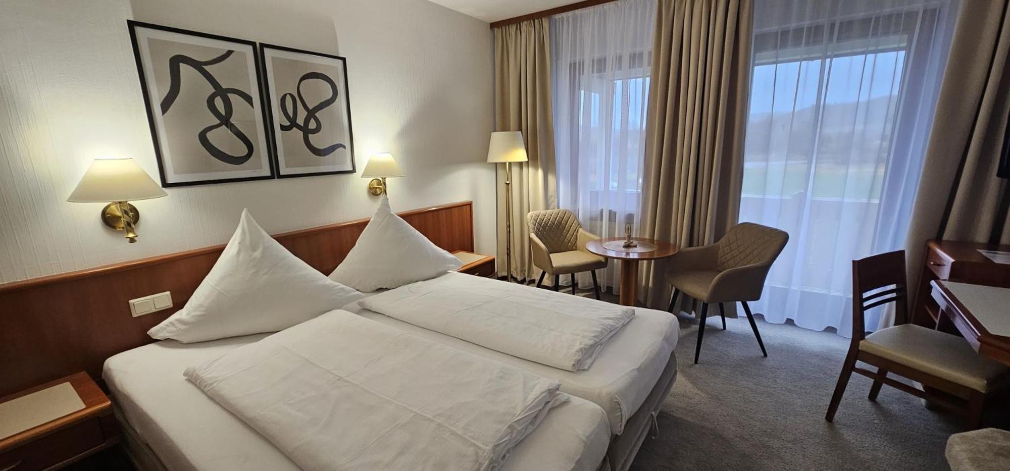 Hotel Garni Vierjahreszeiten Bad Staffelstein Ngoại thất bức ảnh