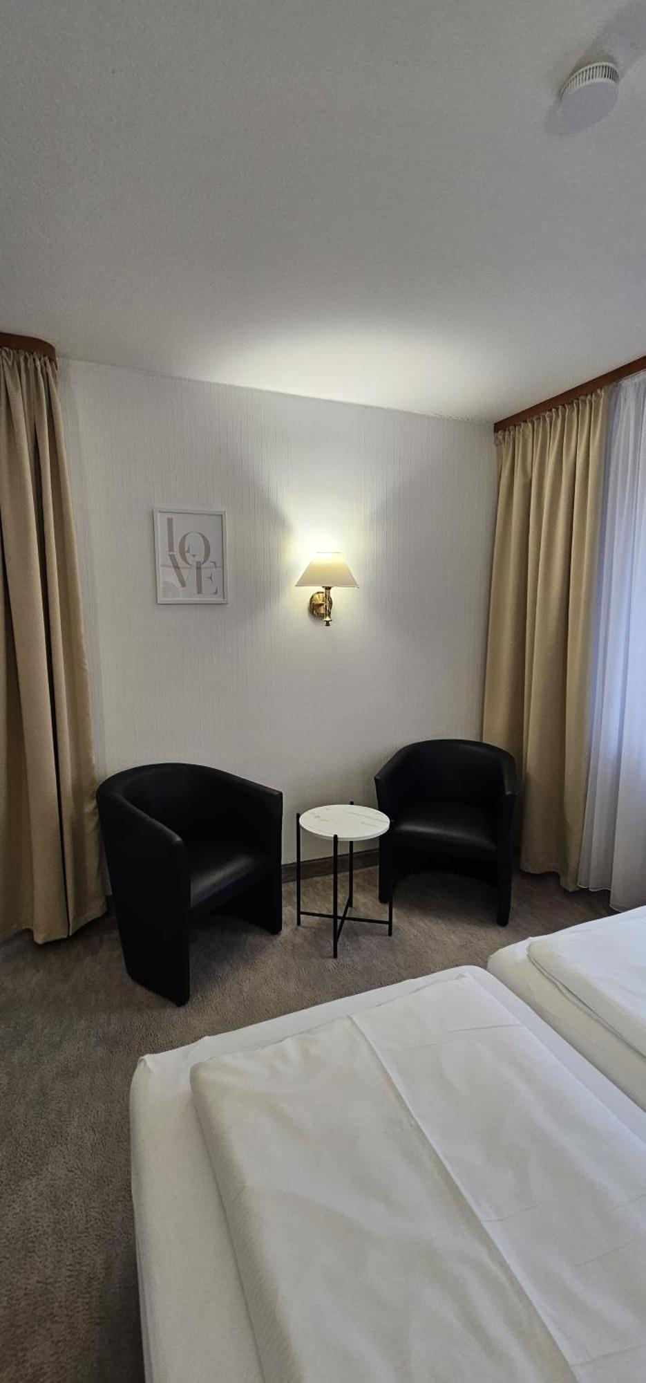 Hotel Garni Vierjahreszeiten Bad Staffelstein Ngoại thất bức ảnh