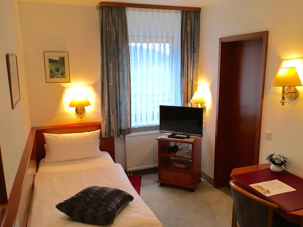 Hotel Garni Vierjahreszeiten Bad Staffelstein Ngoại thất bức ảnh